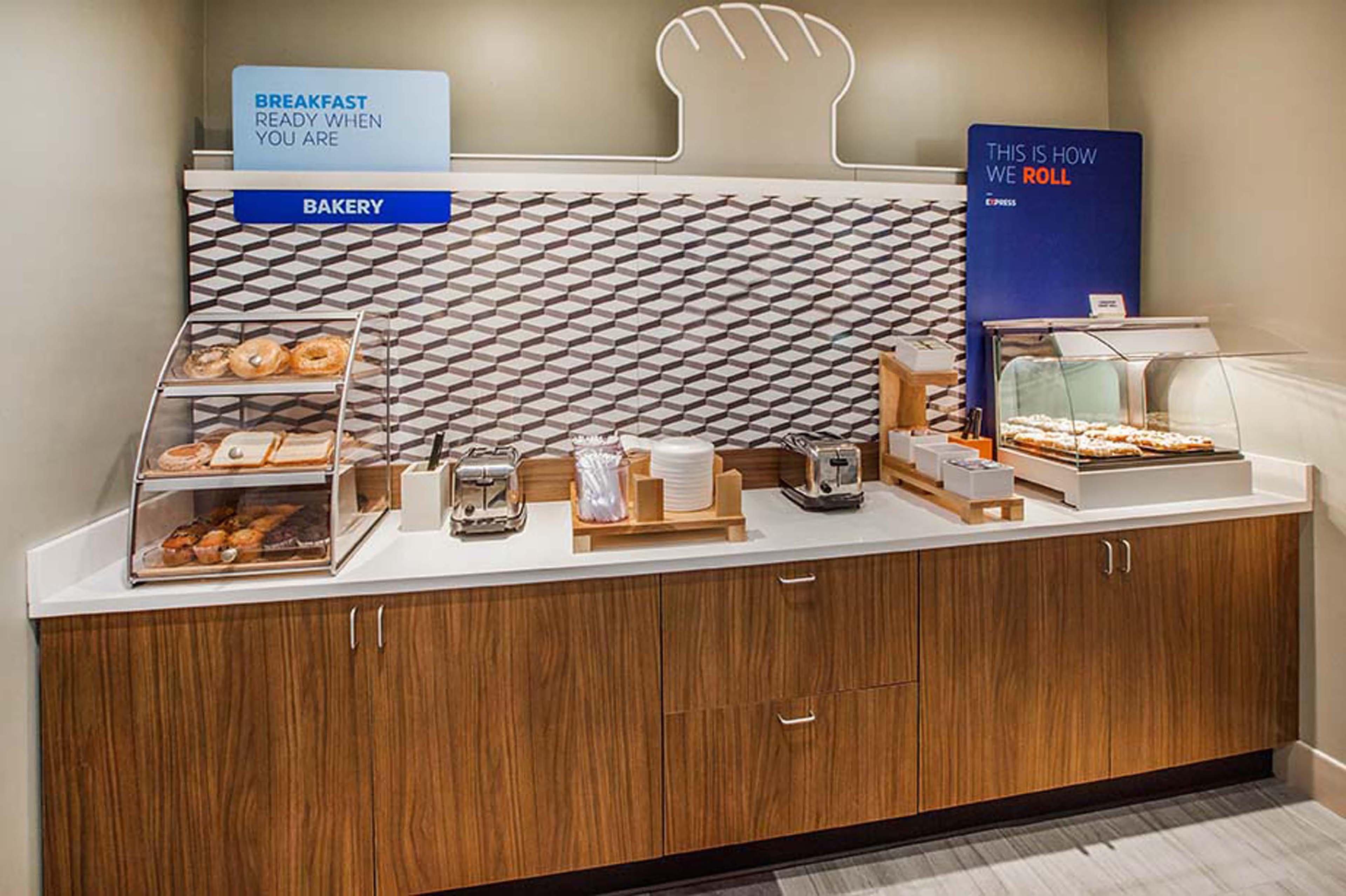 Holiday Inn Express Yorkton East By Ihg Exteriör bild