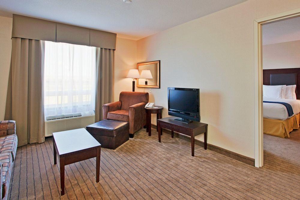 Holiday Inn Express Yorkton East By Ihg Exteriör bild