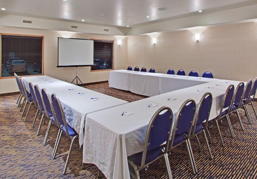 Holiday Inn Express Yorkton East By Ihg Exteriör bild