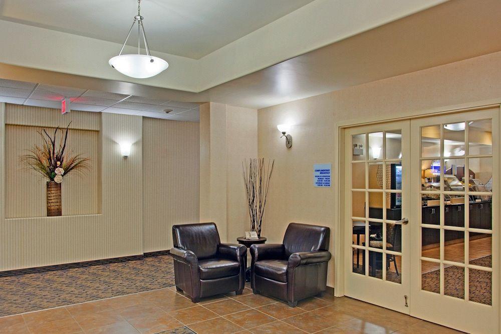 Holiday Inn Express Yorkton East By Ihg Exteriör bild